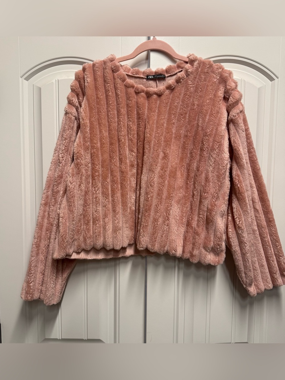 Zara Soft Pink Faux Fur Cropped Sweater Size L Soft Y2K 2000s Barbiecore Chic